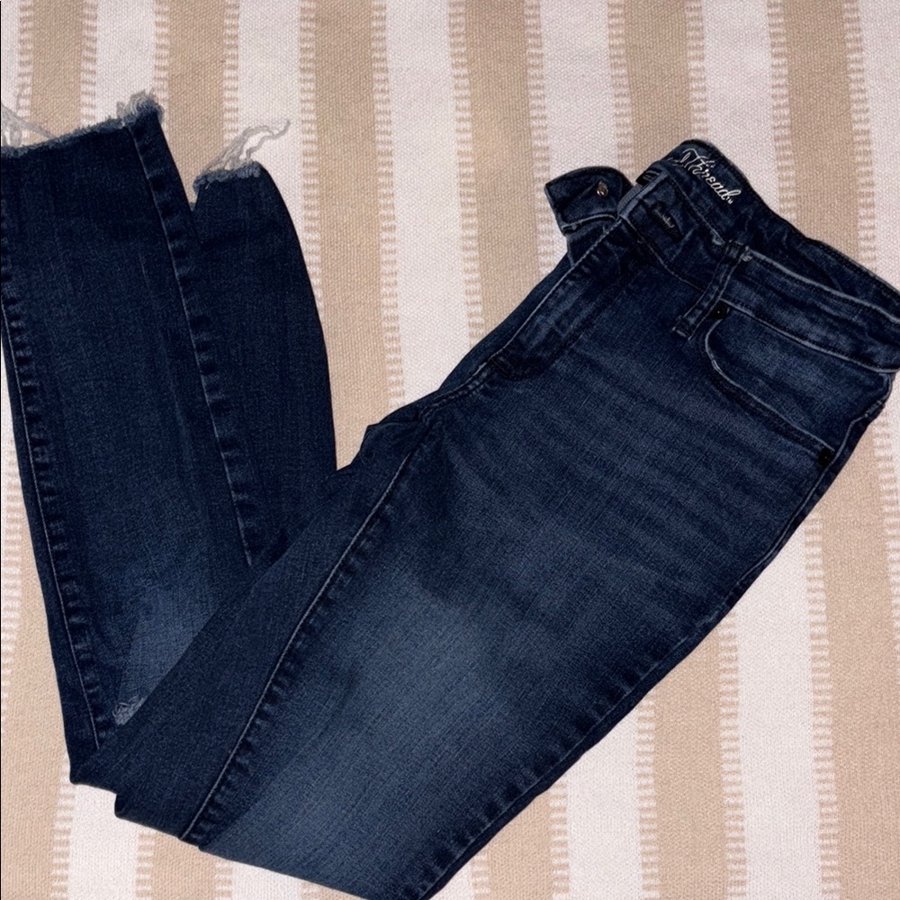Universal Thread Blue Ankle Cropped Jeans